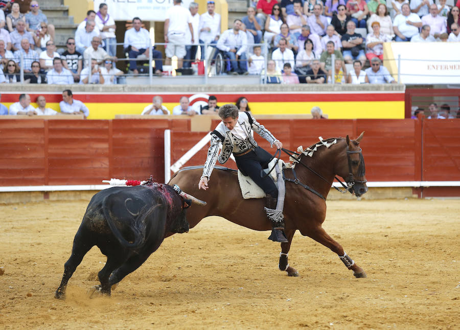 Fotos: Los Rejoneadores salen por la Puerta Grande