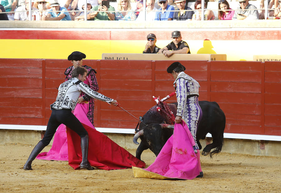 Fotos: Los Rejoneadores salen por la Puerta Grande