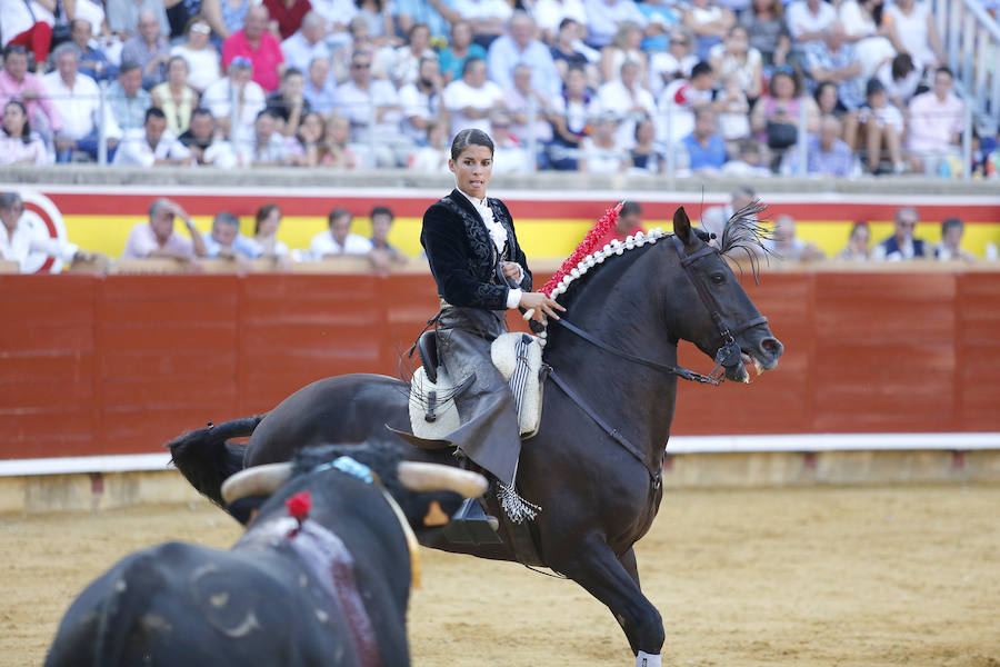 Fotos: Los Rejoneadores salen por la Puerta Grande