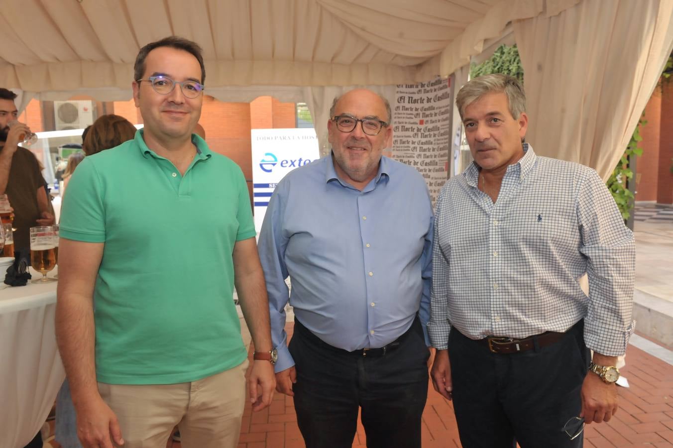 Emilio del Prado y Carlos Muñoz, de Divisa IT, con el director general de El Norte, Ángel de las Heras.