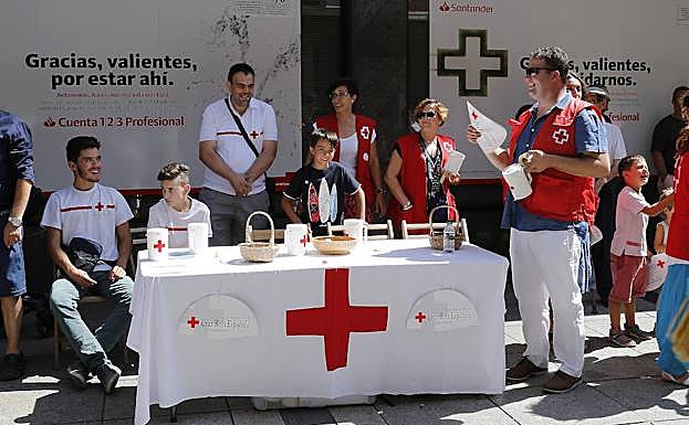 Puesto de la Cruz Roja el Día de la Banderita