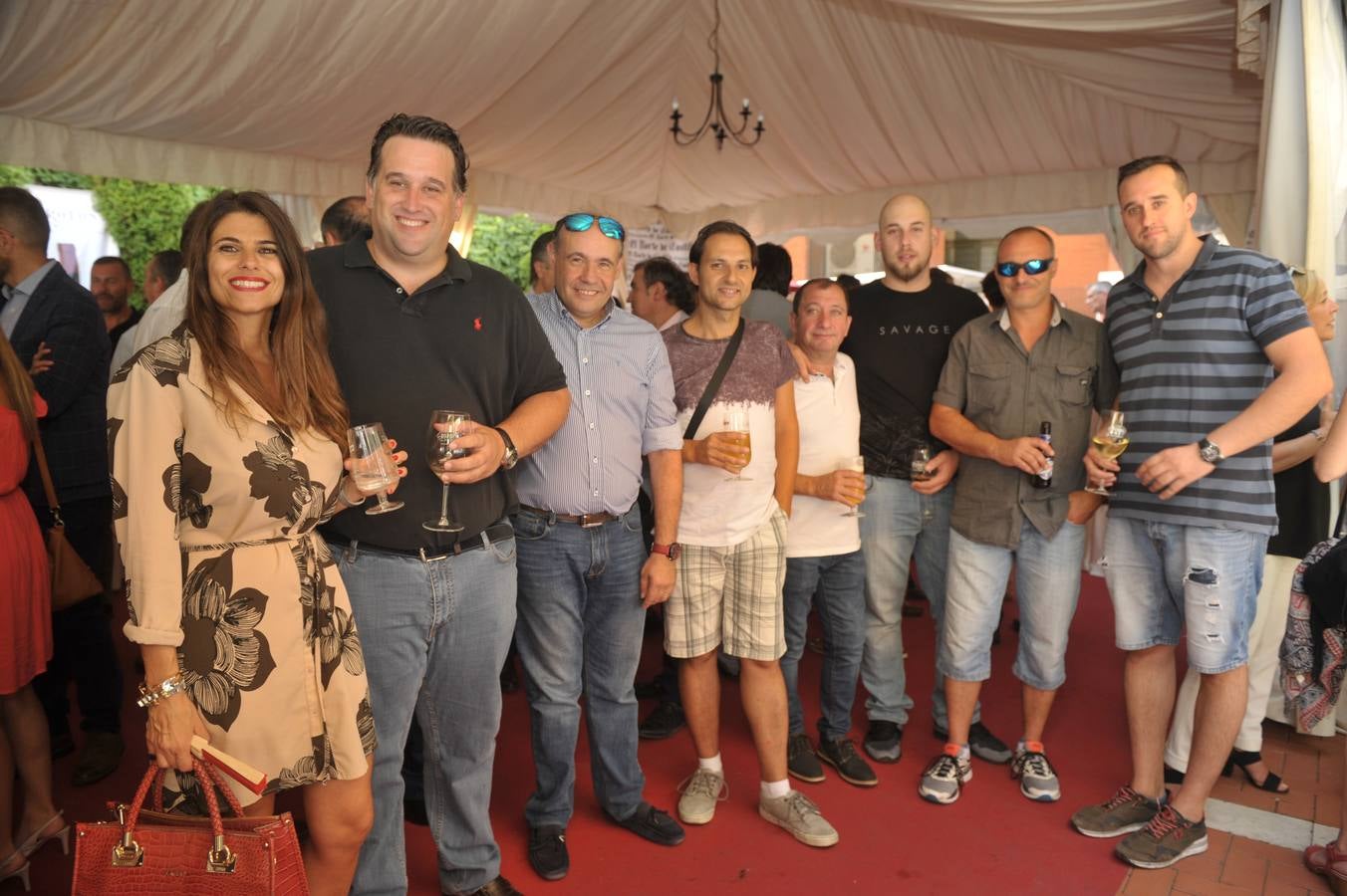 Elena García (El Norte) con el equipo de Aspama. Oliver del Arco, Desiderio Rupérez, Carlos González, Gaspar Prieto, Rubén Herrero, Javier González y Emiliano del Arco.