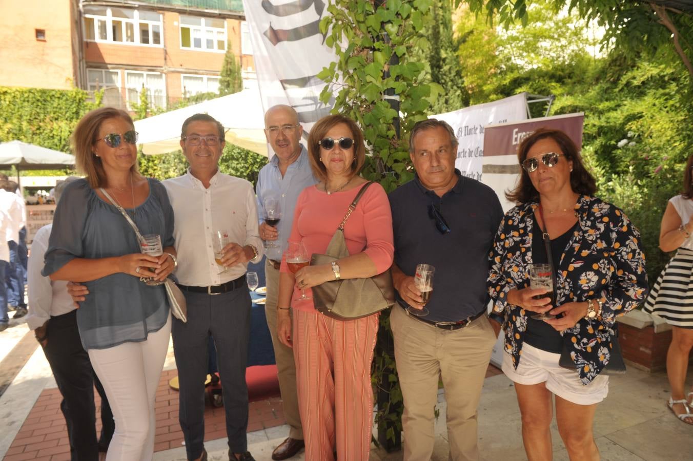 Nuria Ibáñez, Rafael Alonso (Discomtes), Vidal Gallego (Viajes Casletur), Antonia Artiles, Alfredo de Isla (Discomtes) y Rosa del Caño.