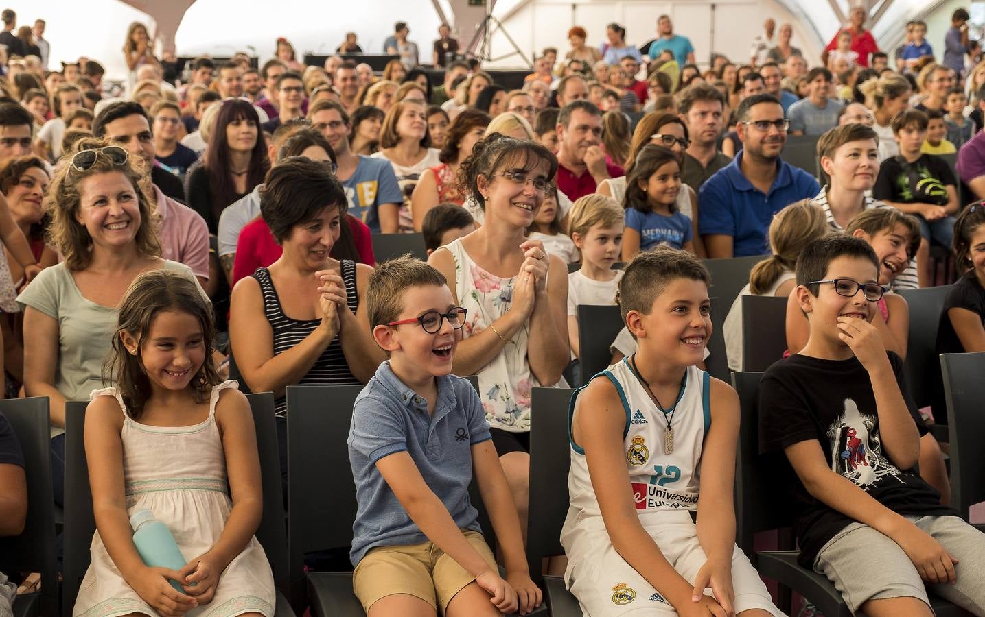 Fotos: Espectáculo de magia del mago Toño en la Cúpula del Milenio