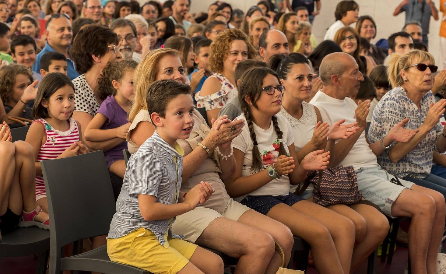 Fotos: Espectáculo de magia del mago Toño en la Cúpula del Milenio