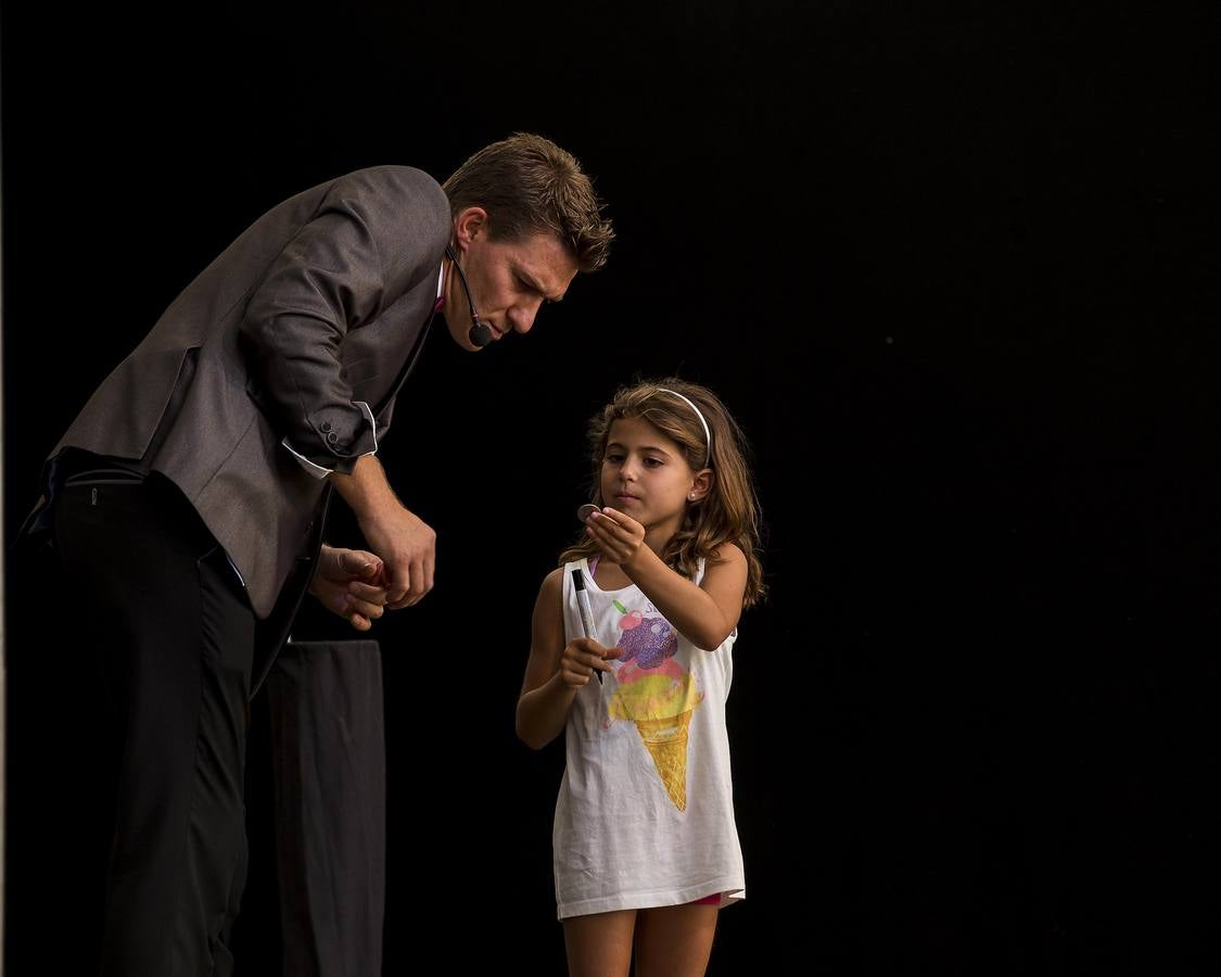 Fotos: Espectáculo de magia del mago Toño en la Cúpula del Milenio