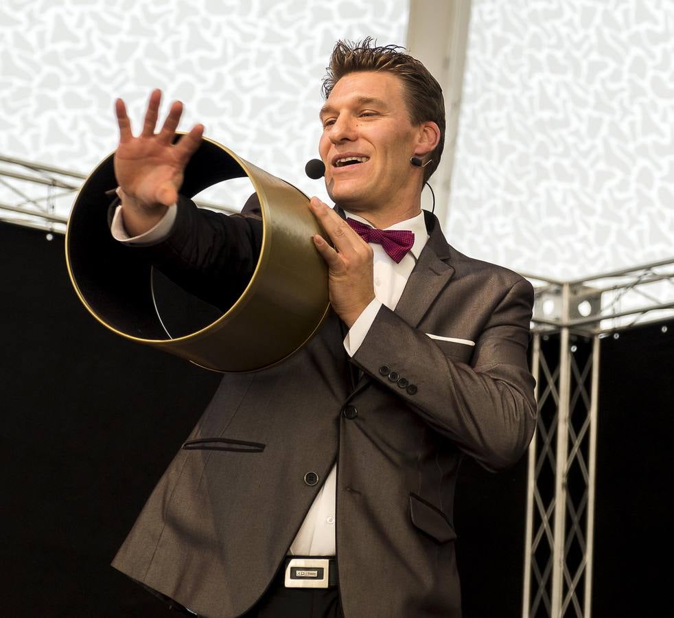 Fotos: Espectáculo de magia del mago Toño en la Cúpula del Milenio