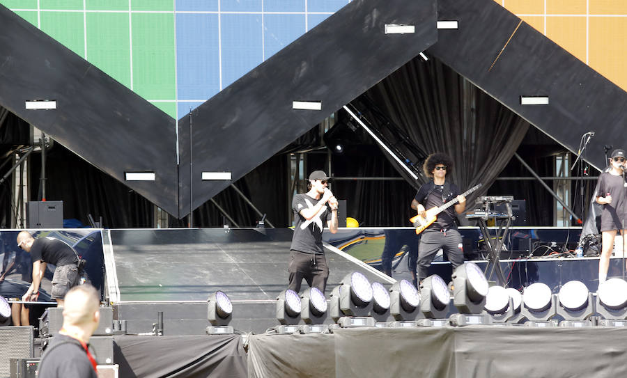 Fotos: Colas antes del concierto de Maluma