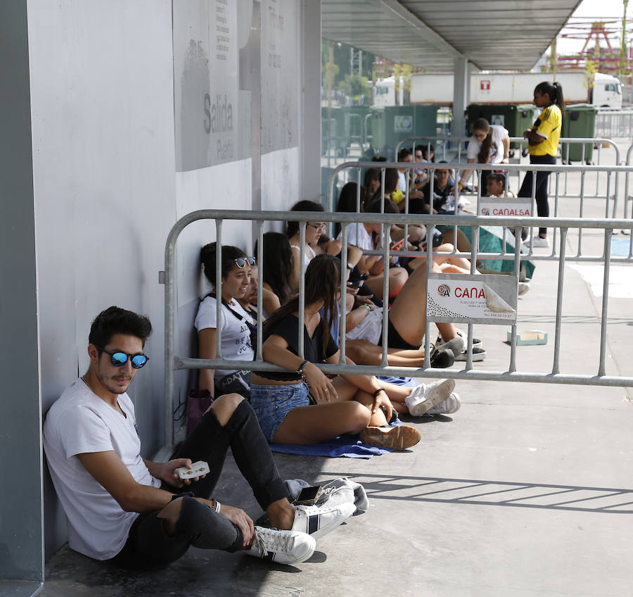 Fotos: Colas antes del concierto de Maluma