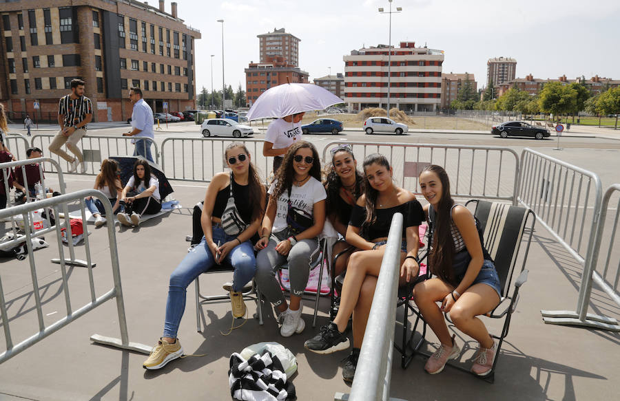 Fotos: Colas antes del concierto de Maluma