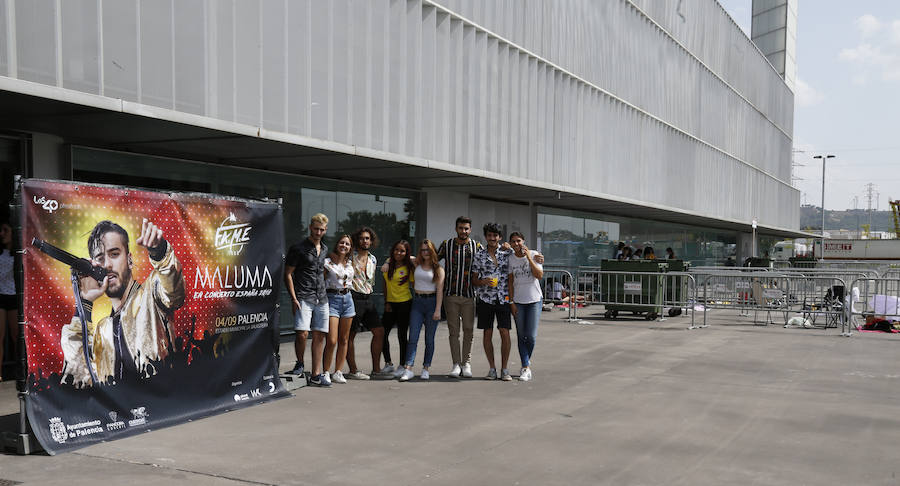 Fotos: Colas antes del concierto de Maluma