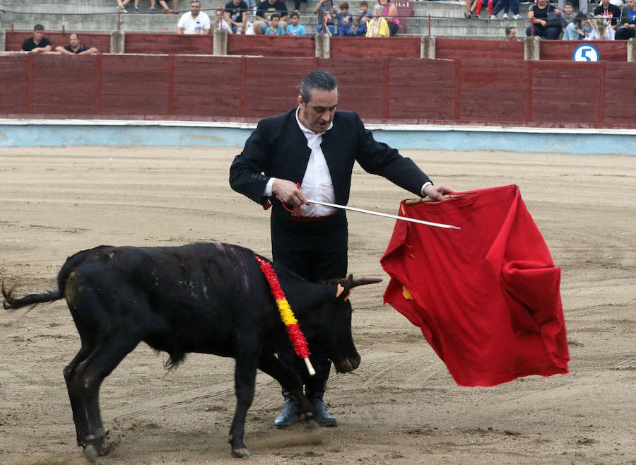 Fotos: Tradicional becerrada de la asociación de camareros de Segovia