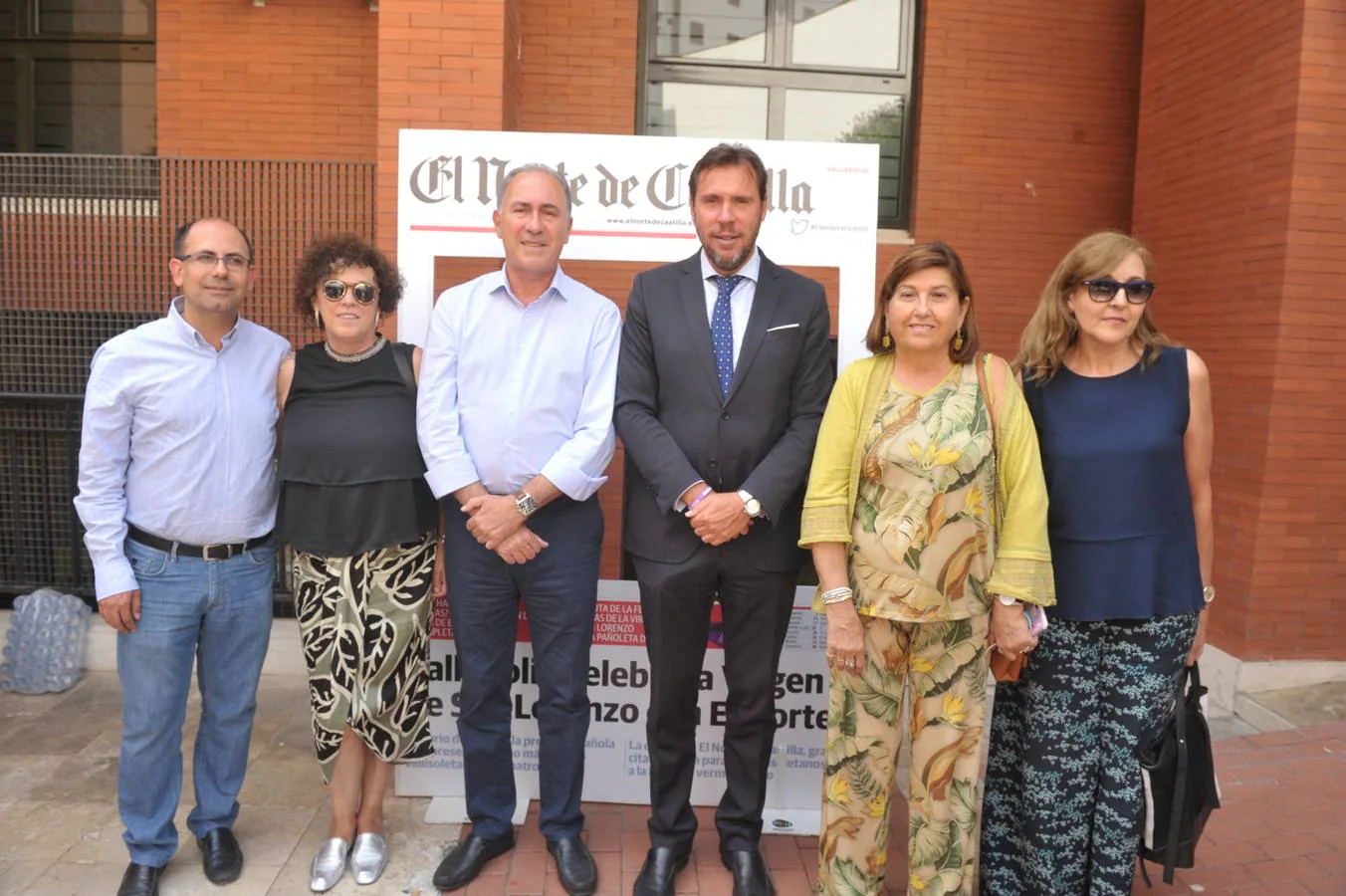 Los concejales Luis Vélez, Rafaela Romero y Antonio Gato; el alcalde de Valladolid, Óscar Puente, y las ediles Victoria Soto y Rosario Fernández de Pedro.