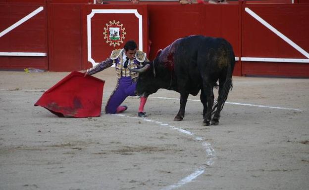 El Fandi, ante el quinto toro de la tarde de la feria de Arévalo en años anteriores. 