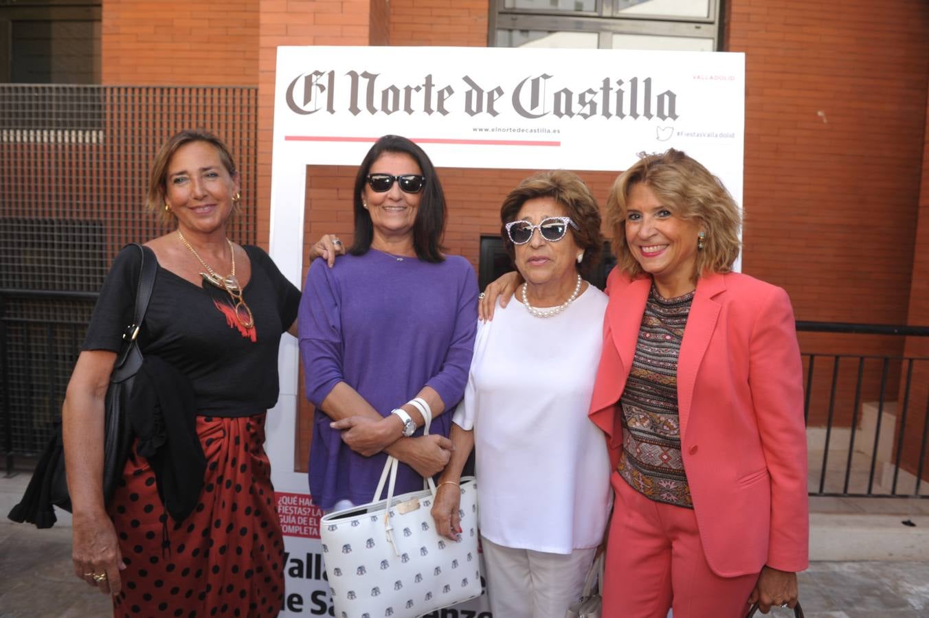 Las procuradoras Lola Díaz-Alejo y Pía Ortiz con las joyeras Paula y Cristina Tremiño.