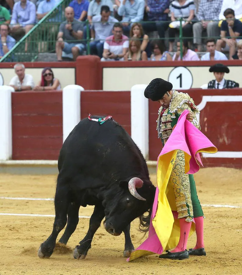 Segunda corrida de abono con Juan Bautista, López Simón y Emilio de Justo 