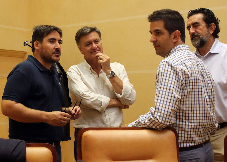 Fotos: Pleno del Ayuntamiento de Segovia