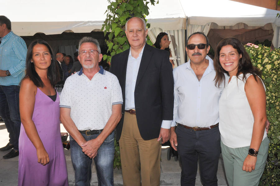 Sara Vela (Meliá Recoletos) con Pedro Alonso, Nicolás Prieto, Abilio Velasco y Ana Isabel Criado, del Casino de Castilla y León.