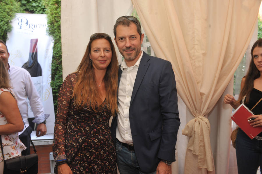 Marta Arranz y el productor Roberto Lozano.