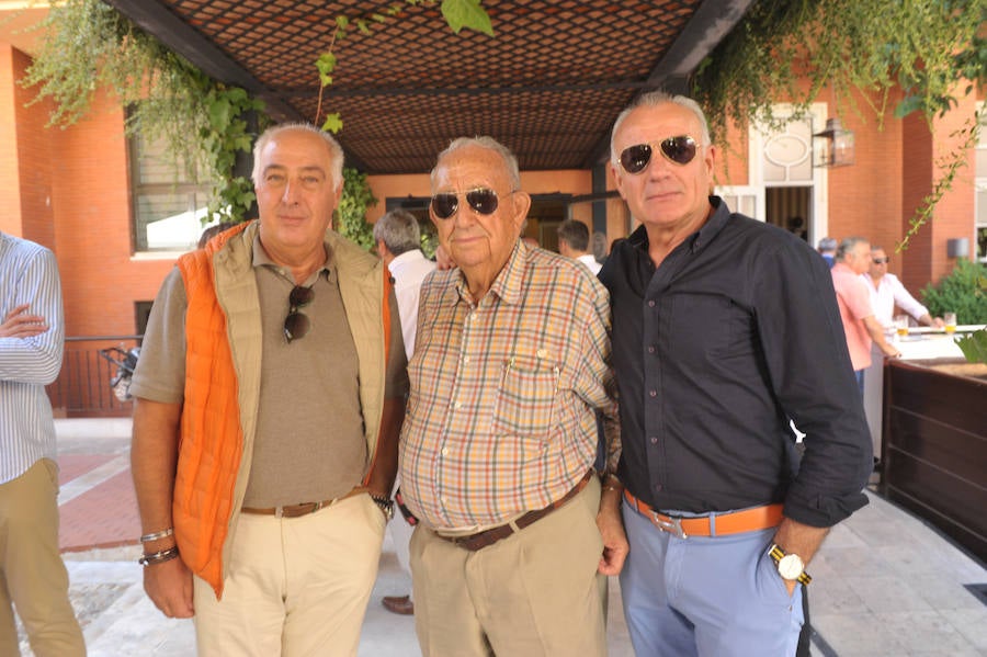 El diseñador de interiores Martín de Hoyos, Gregorio Prieto (Psicotécnicos) y Julio Sanz.