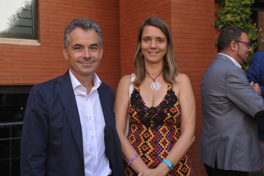 Jesús García, de Aquona, con Ángela de Miguel, presidenta de la CVE.