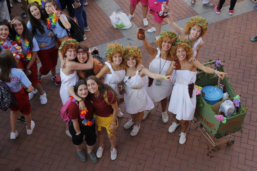 Fotos: El pregón y el desfile de peñas inauguran las fiestas de Laguna de Duero 2018