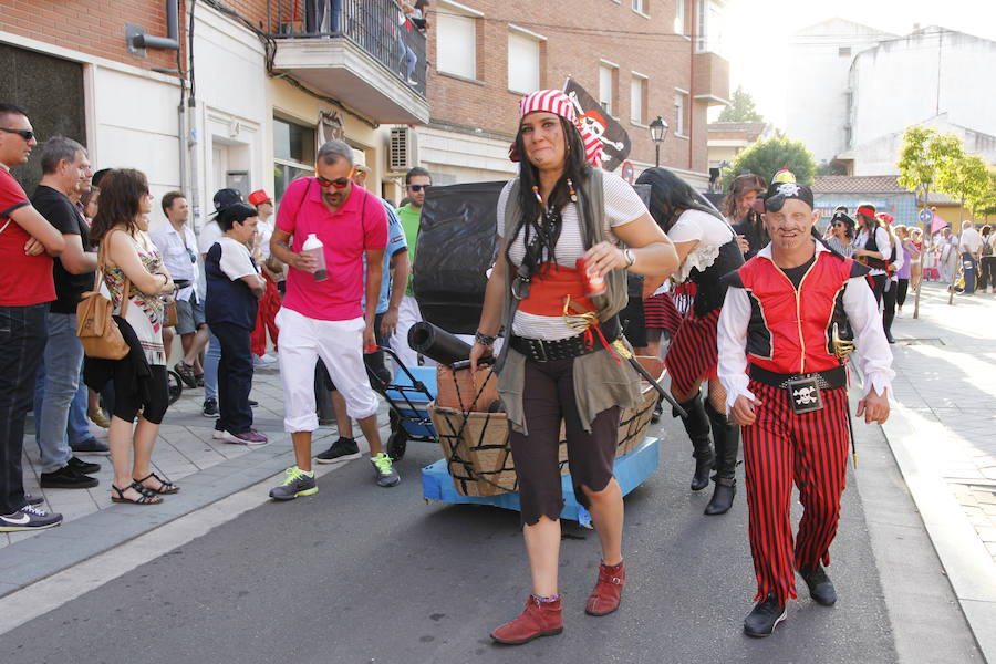 Fotos: El pregón y el desfile de peñas inauguran las fiestas de Laguna de Duero 2018