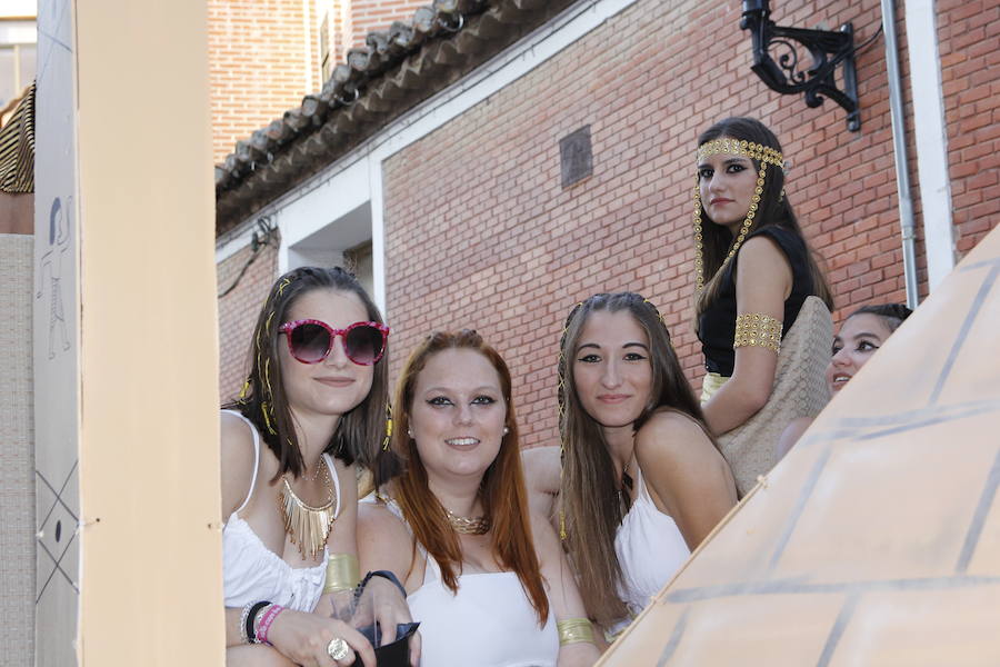 Fotos: El pregón y el desfile de peñas inauguran las fiestas de Laguna de Duero 2018