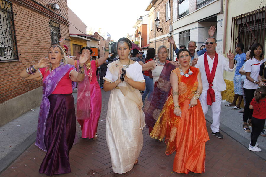 Fotos: El pregón y el desfile de peñas inauguran las fiestas de Laguna de Duero 2018