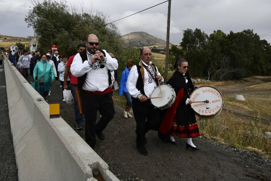 Fotos: Procesión de las fiestas de El Caloco en El Espinar