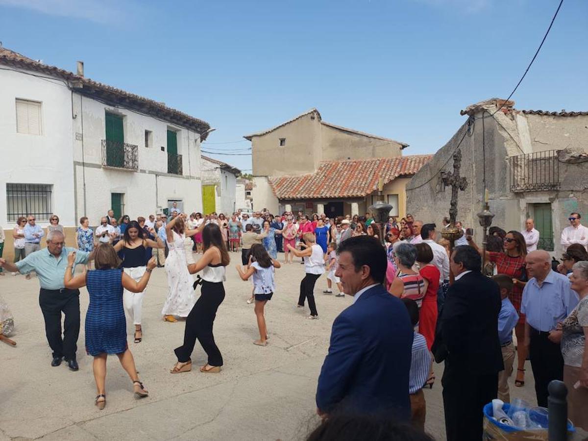 Procesión Virgen de los Perales, en Velliza.