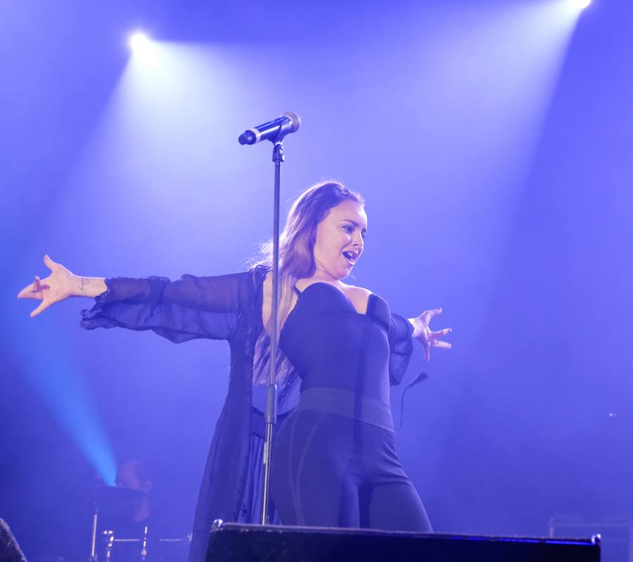 Fotos: Concierto de Chenoa en la Plaza Mayor de Valladolid durante las Fiestas de la Virgen de San Lorenzo 2018