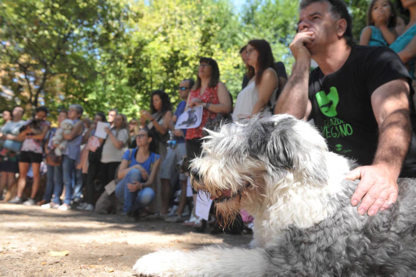 Fotos: Concentración en Las Moreras para despedir a cooper