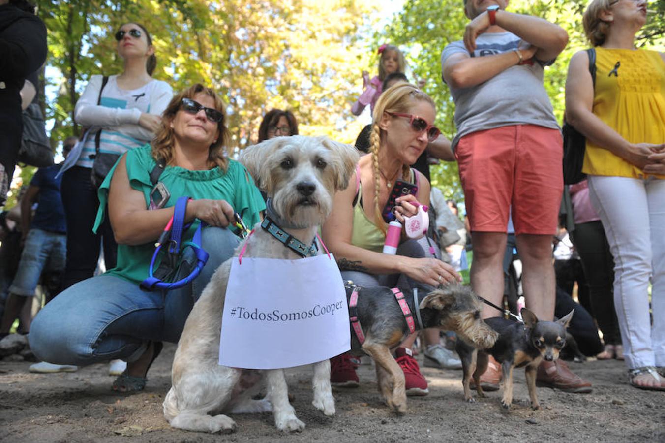 Fotos: Concentración en Las Moreras para despedir a cooper