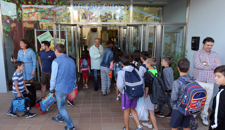 Fotos: Comienzan las clases en el CEIP Atalaya de Palazuelos de Eresma