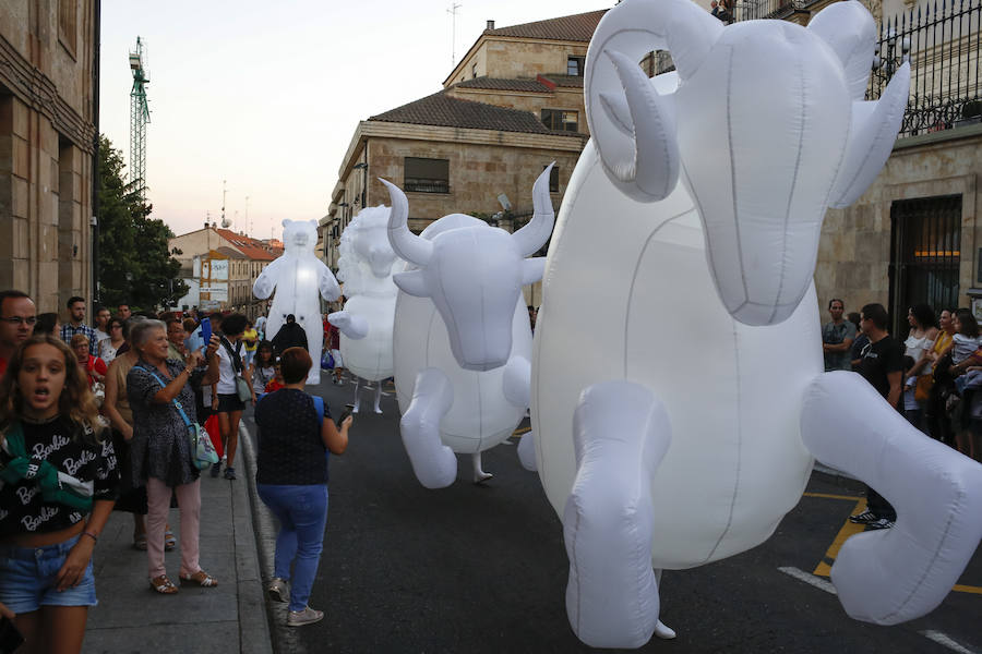 'Planetarium' deslumbra a los salmantinos y a los visitantes con sus figuras estelares