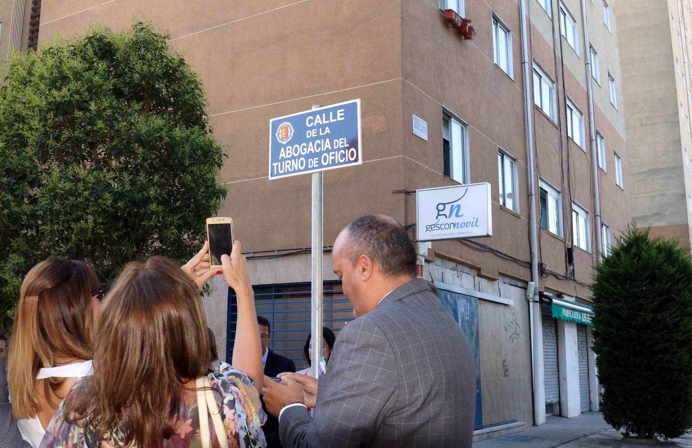 Nombre que recibirá la antigua calle de Isidro Rodríguez Zarraín y que sirve de homenaje para «dignificar» el «trabajo esencial» que realizan estos profesionales