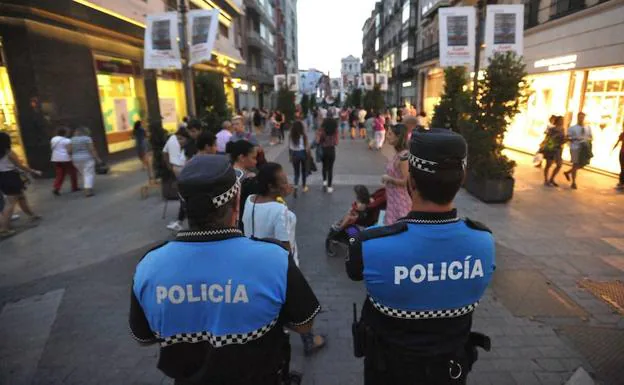 Dos policías locales de Valladolid.