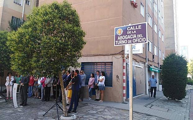 Inauguración del cambio de nombre de la calle. 