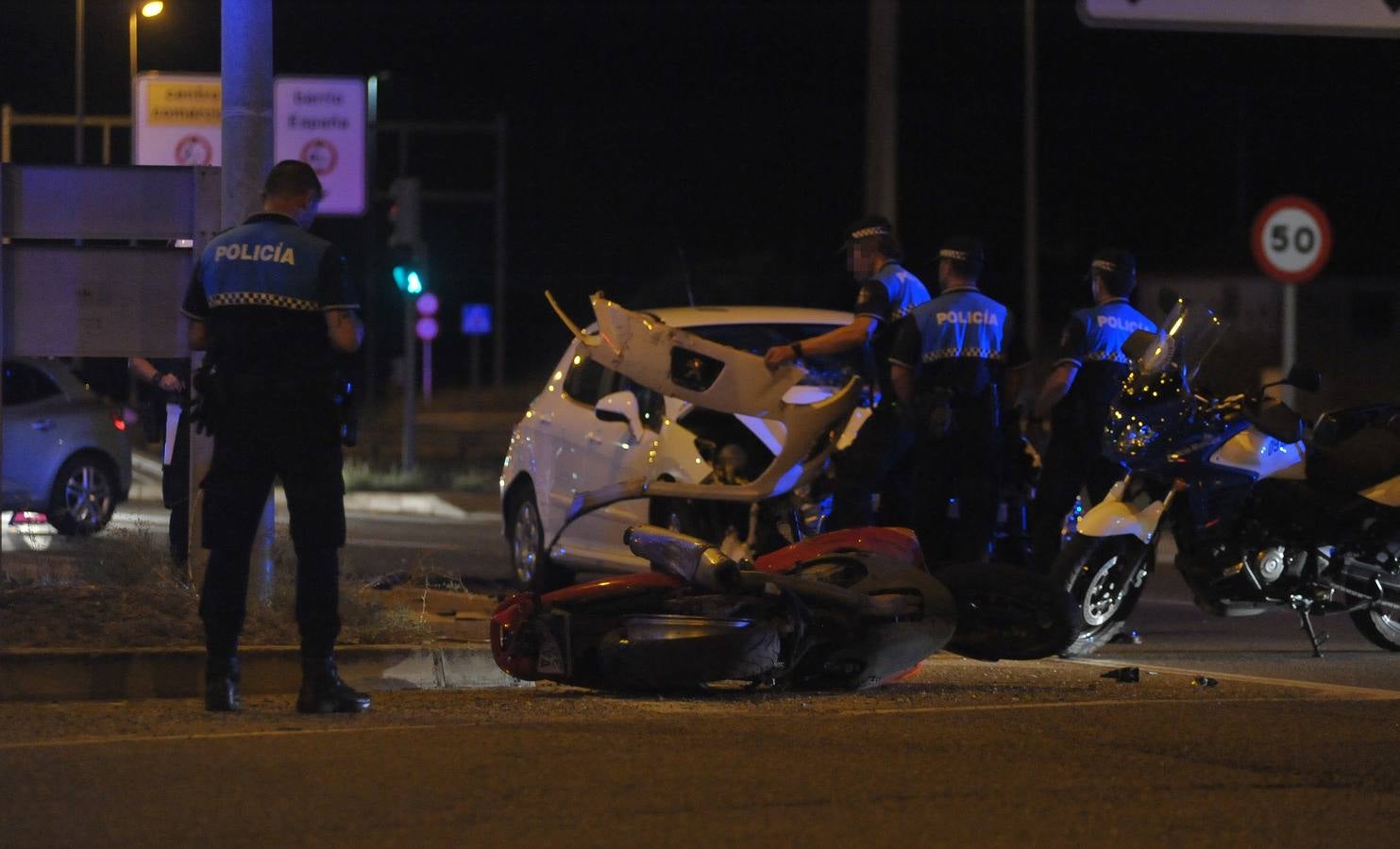 El accidente se registró a la altura del kilómetro 2 de la VA-20, a la altura de la Avenida de Santander