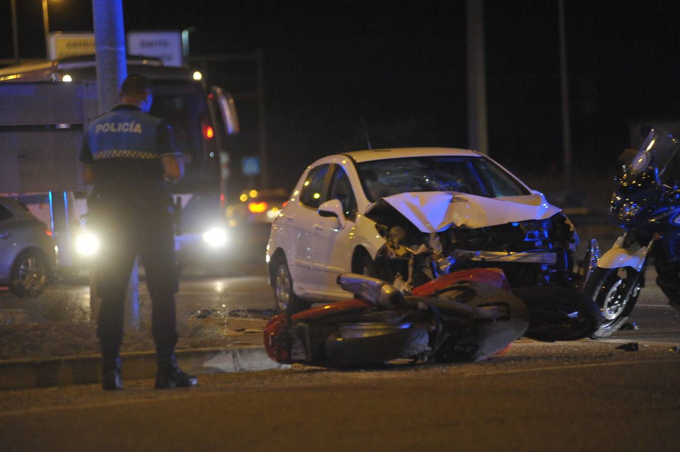 El accidente se registró a la altura del kilómetro 2 de la VA-20, a la altura de la Avenida de Santander