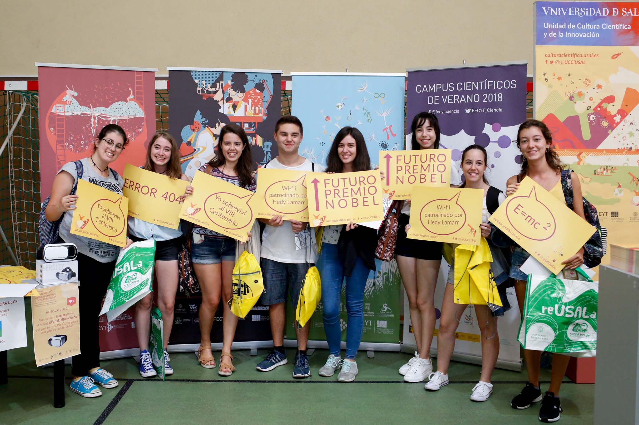El pabellón deportivo del Campus Unamuno y sus alrededores reunió desde las 12 a las 18 h., a estudiantes de Grado, Máster y Doctorado con representantes de los principales Servicios y Unidades de la Universidad de Salamanca
