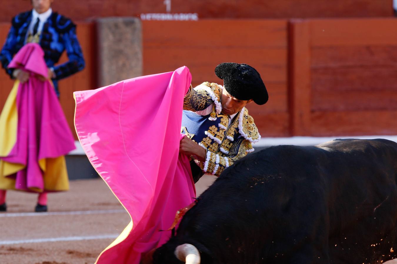 Máximos honores para el bravo, bello y distinguido toro de Montalvo que partió plaza