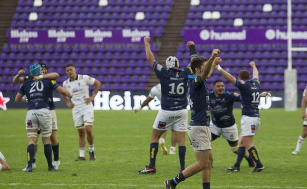 Los jugadores del Quesos celebran la consecución del título de Liga de la pasada temporada.