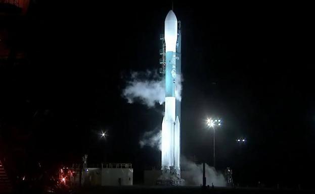 El satélite ICESat-2 durante su lanzamiento en la báse aérea de Valdenberg (California).