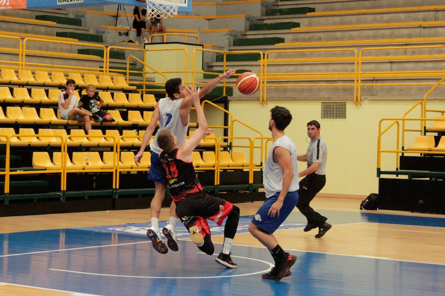 Fotos: La Antigua CB Tormes cede ante el Menorca (67-74)