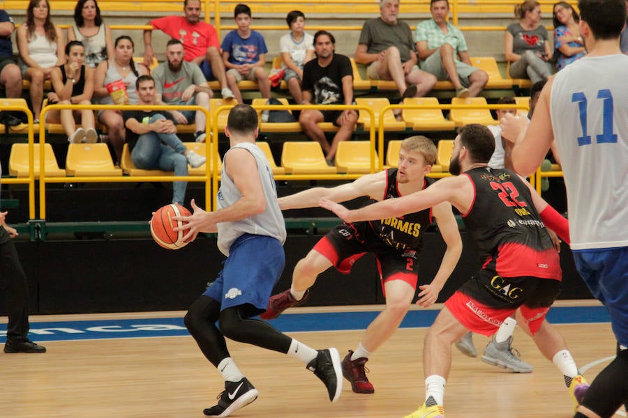 Fotos: La Antigua CB Tormes cede ante el Menorca (67-74)