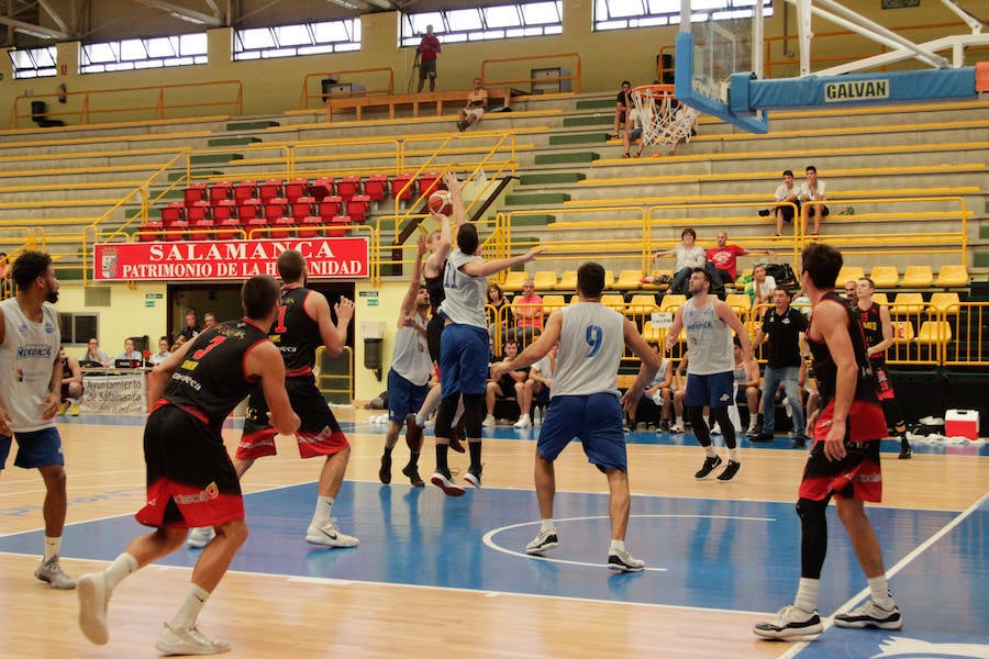 Fotos: La Antigua CB Tormes cede ante el Menorca (67-74)