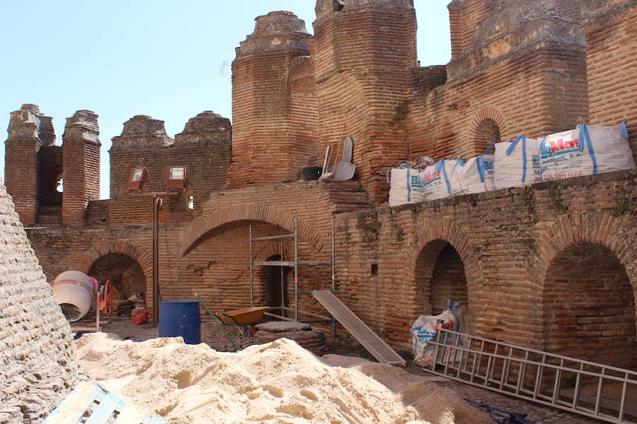 Las obras en el castillo de Coca consisten en la rehabilitación de la torre suroeste de la fortaleza.