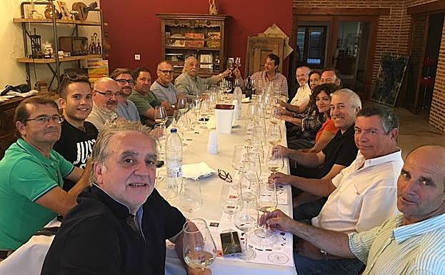 Visita a Liberalia de los sumilleres de Zamora. 